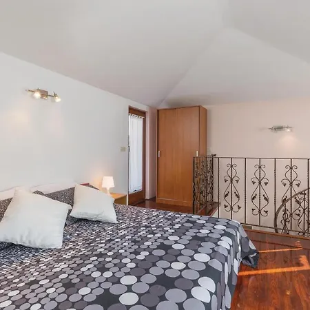 Holiday home Beautiful Home In Novigrad With Wifi