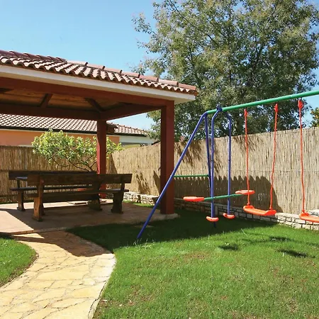 Feriehus In Novigrad *